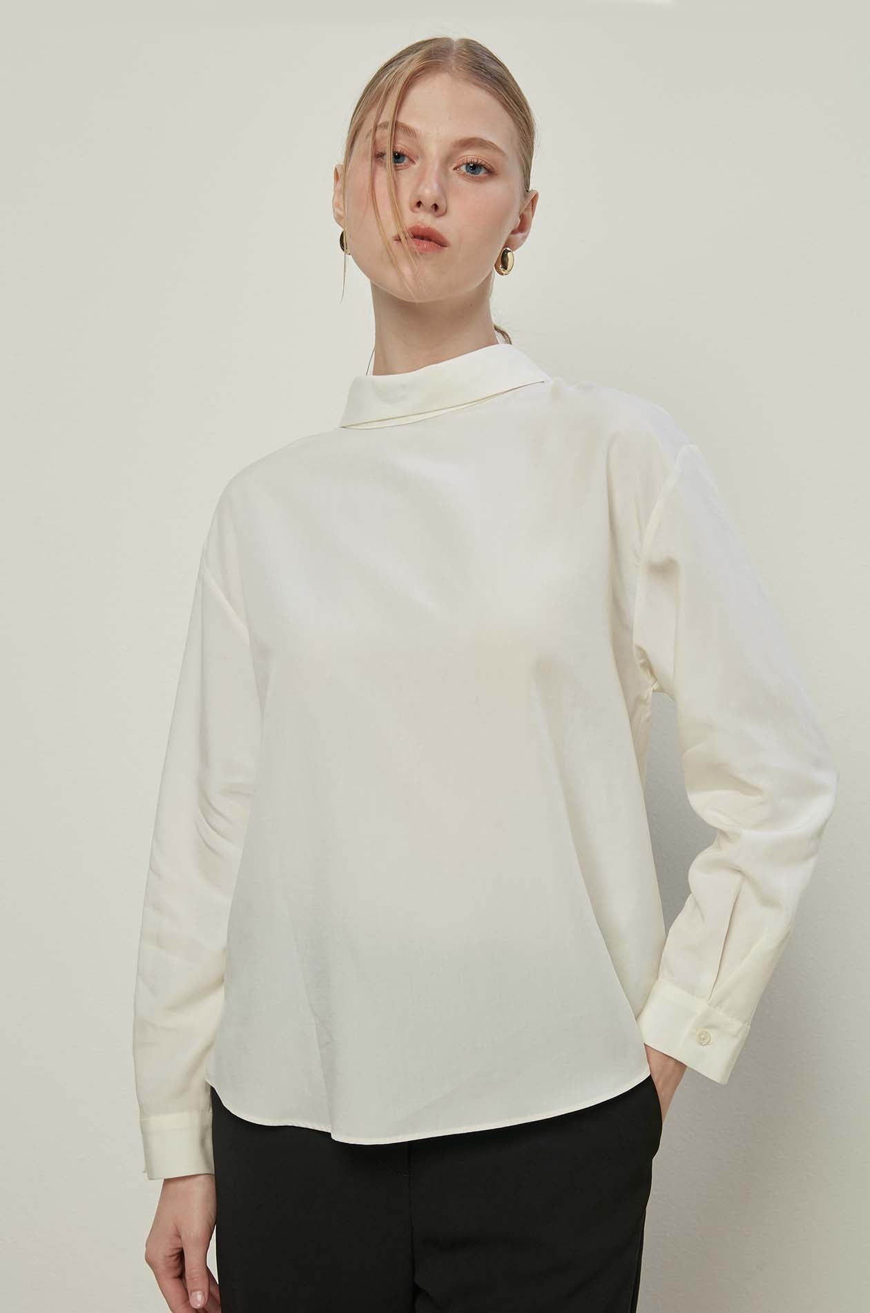 LONG SLEEVE BUTTON-UP SHIRT