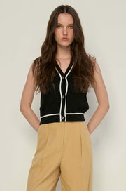 GOLD BUTTON KNITTED TOP