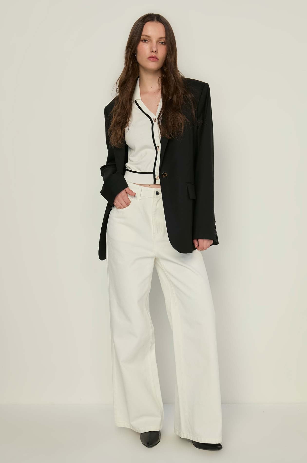 GOLD BUTTON KNITTED TOP