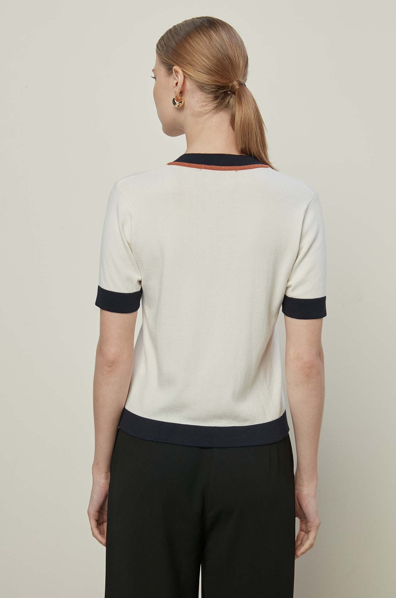 CONTRAST TRIM KNITTED TOP