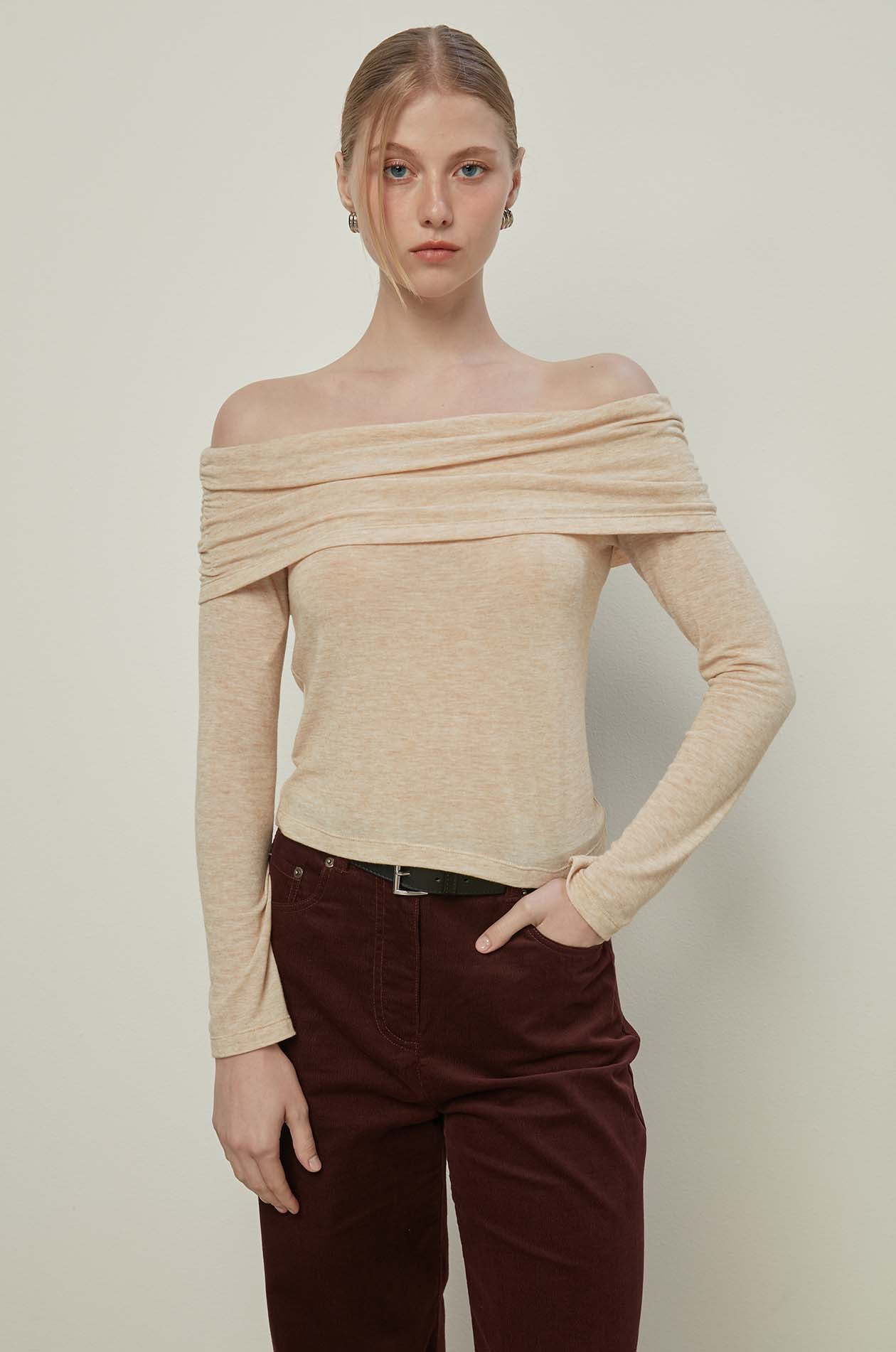 OFF-SHOULDER TOP