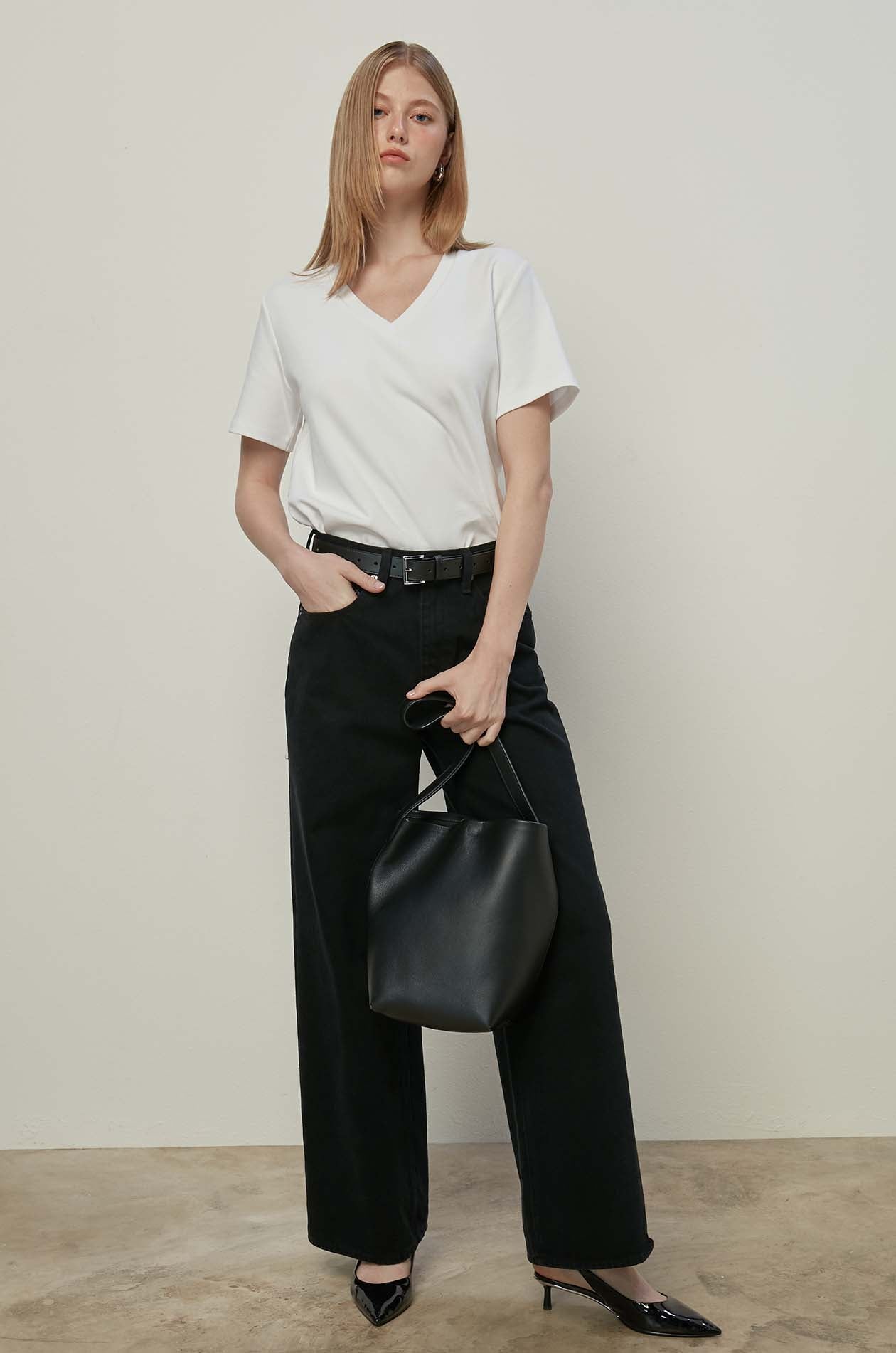 V-NECK TEE