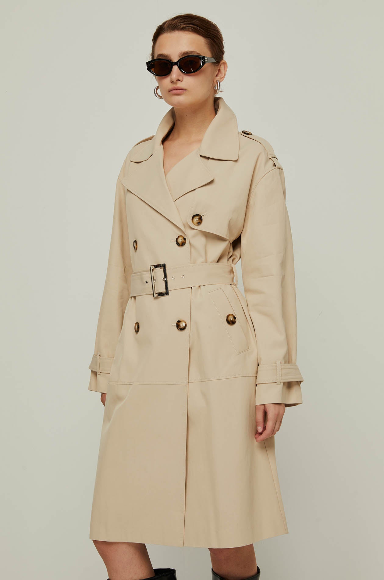 BEIGE CLASSIC TRENCH COAT