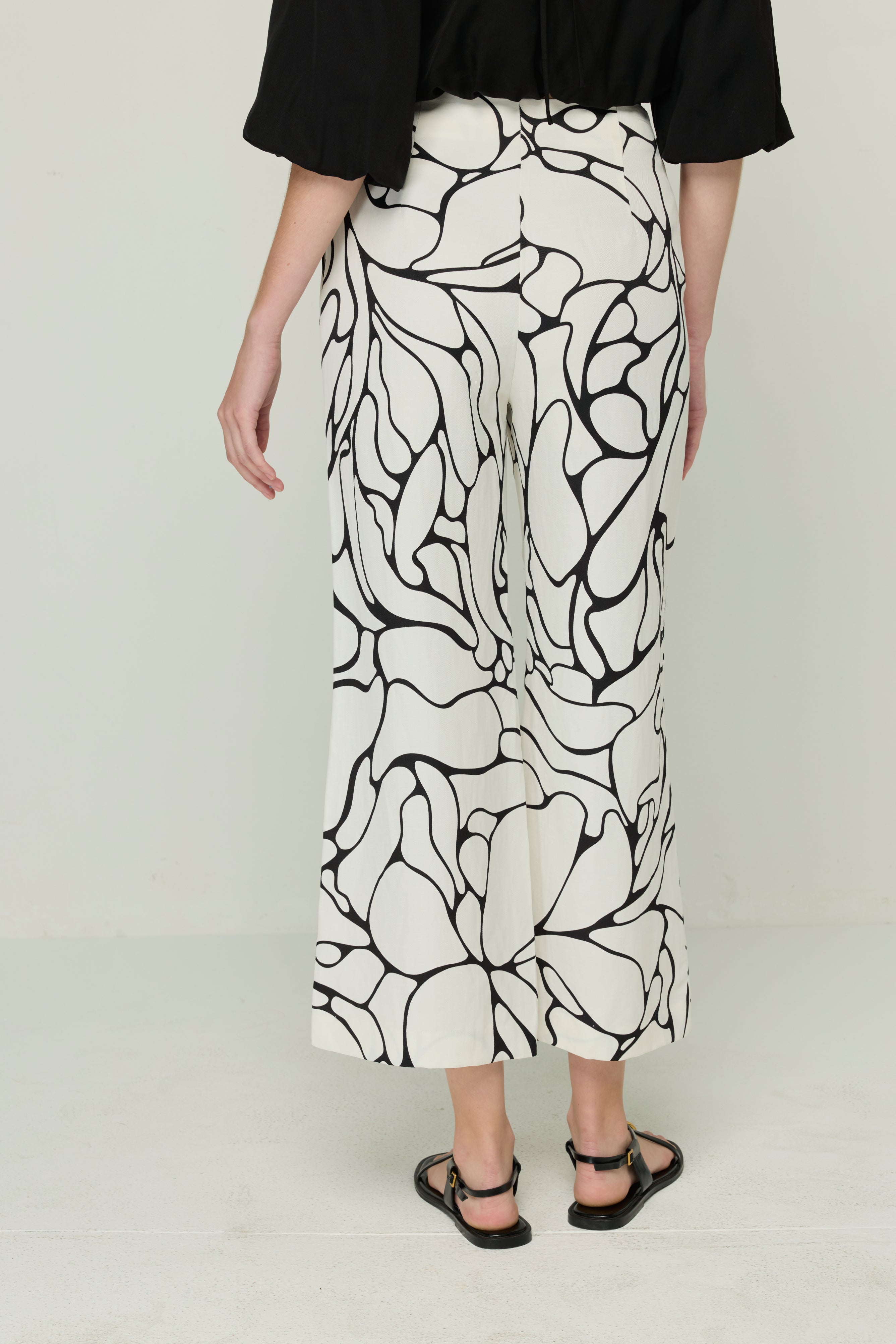 GRAPHIC PRINT WHITE WIDE LEG PANTS