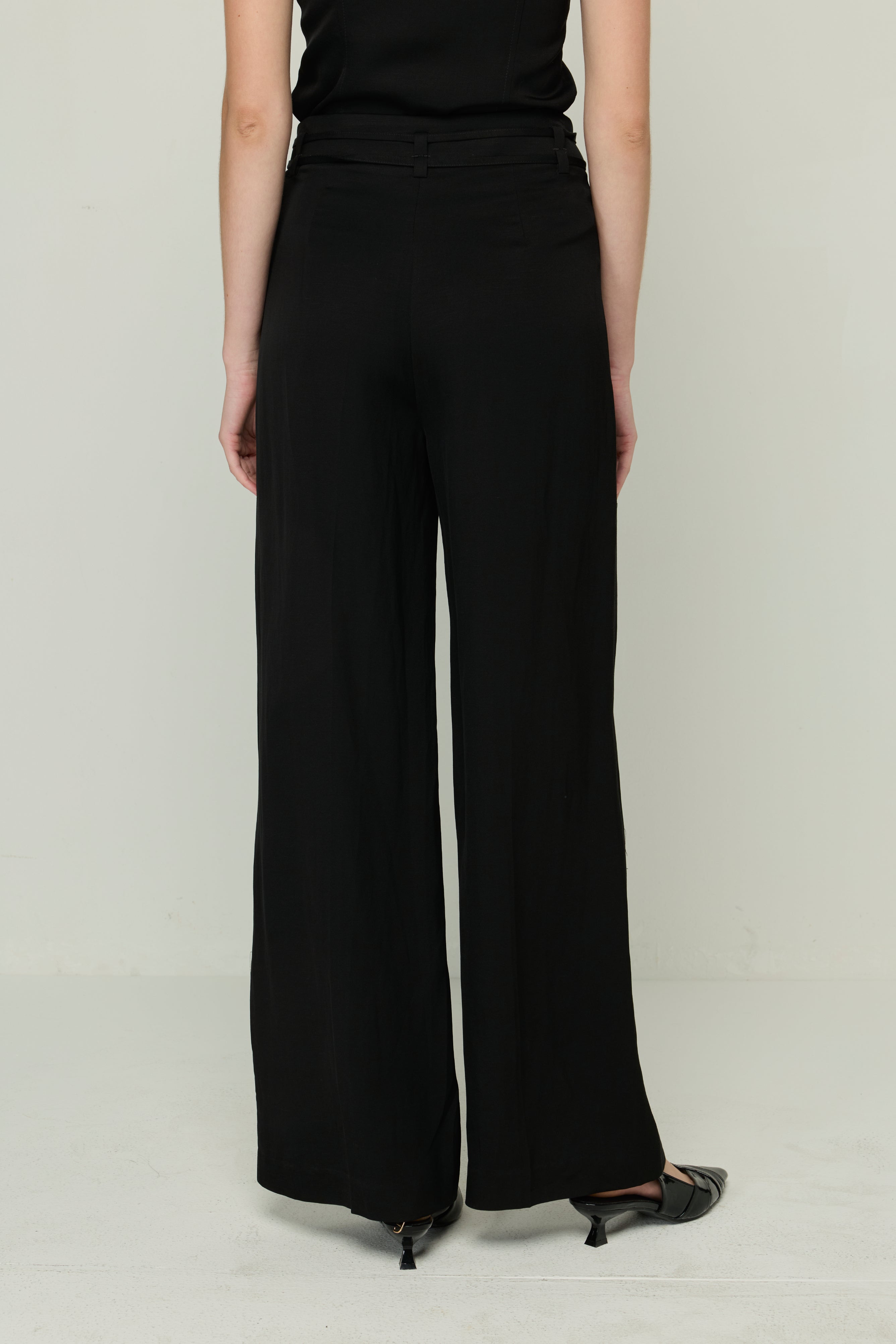 BELT PLEATED WIDE LEG LONG PANTS