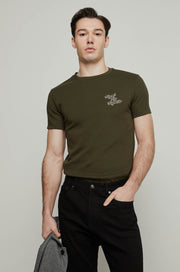 EMBROIDERED CHEST LOGO TEE