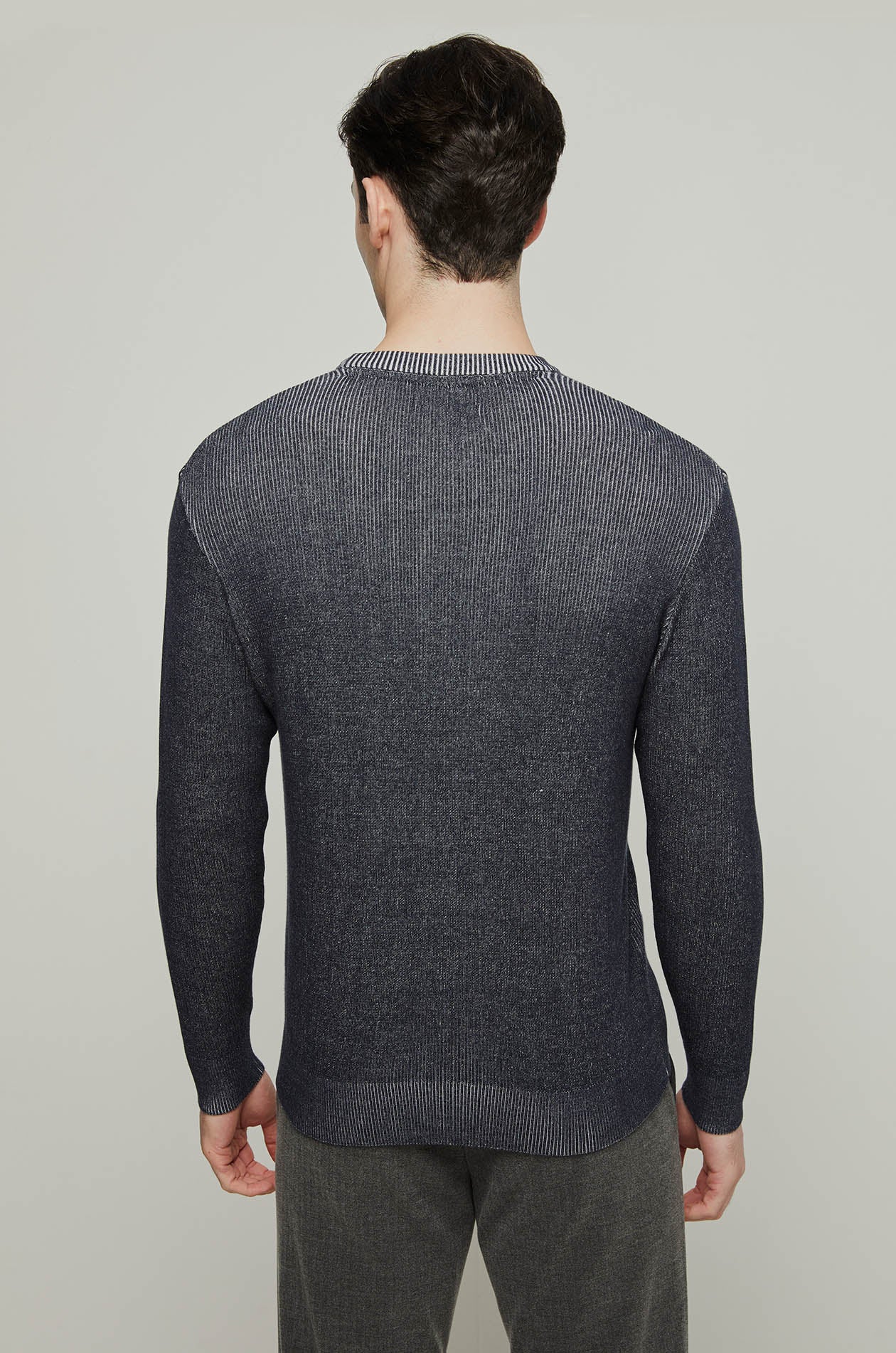 TWO-TONE RIBBED KNITTED SWEATER