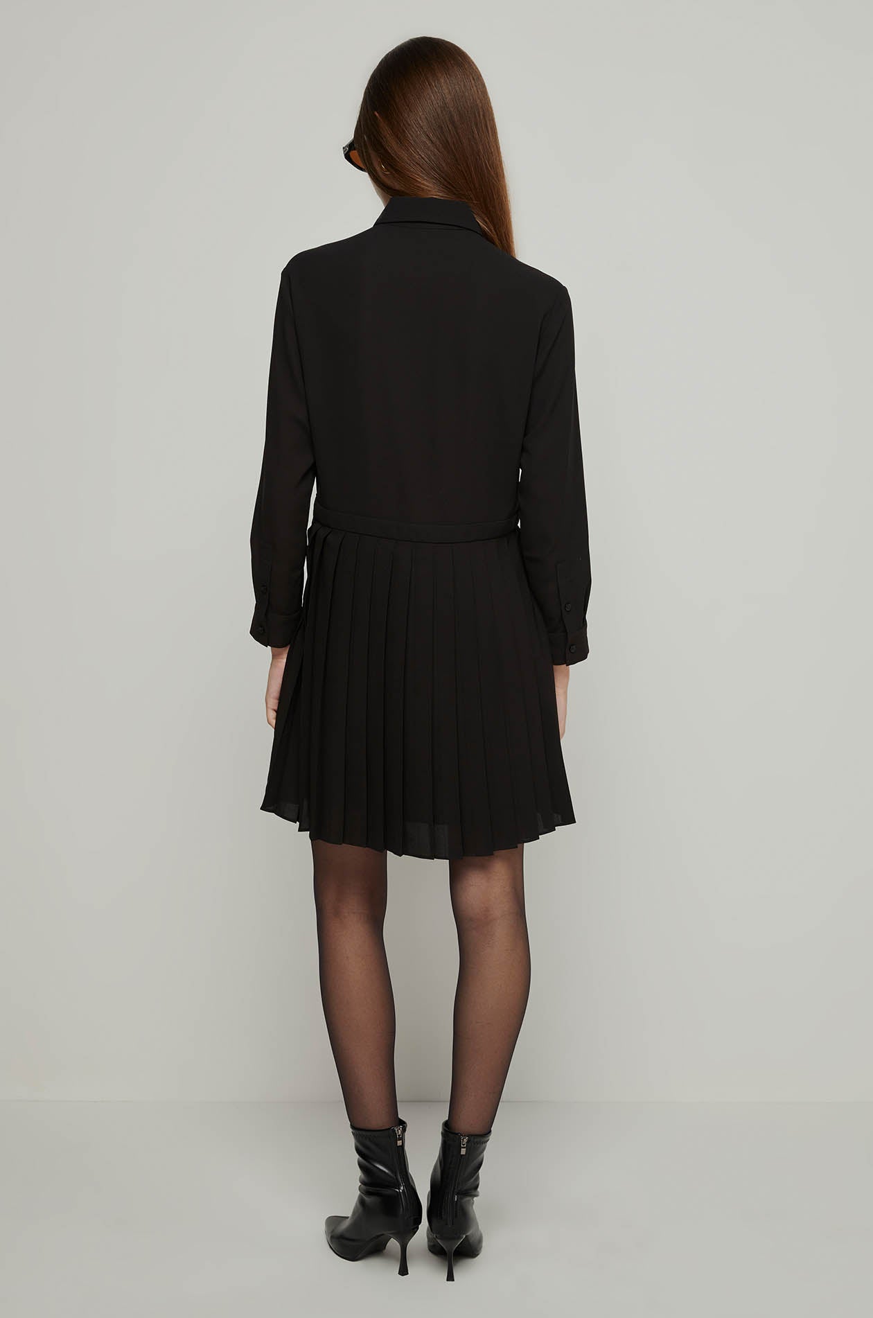 LACE PANEL PLEATED DRESS