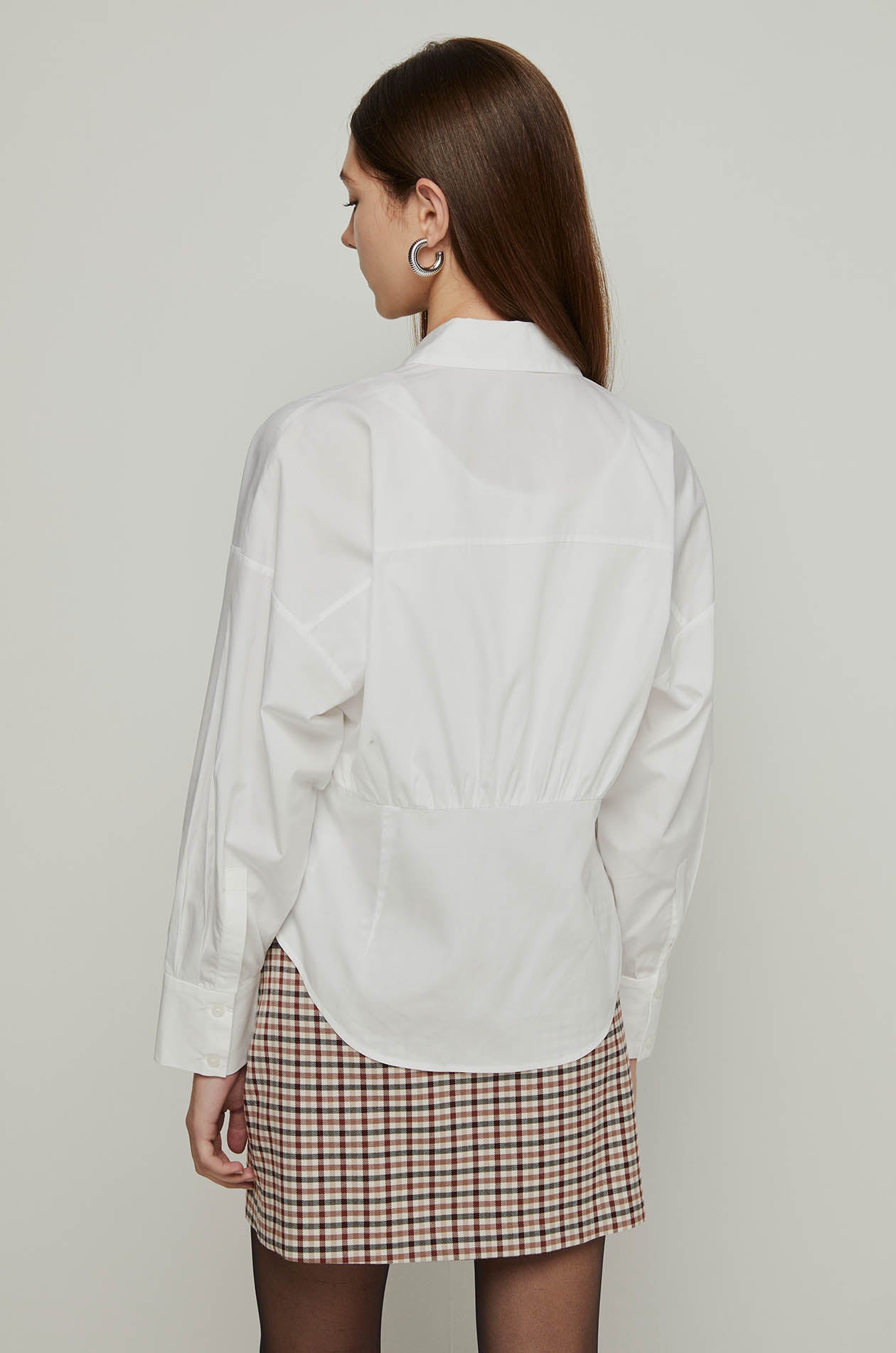 BACK RUCHED LONG SLEEVE SHIRT