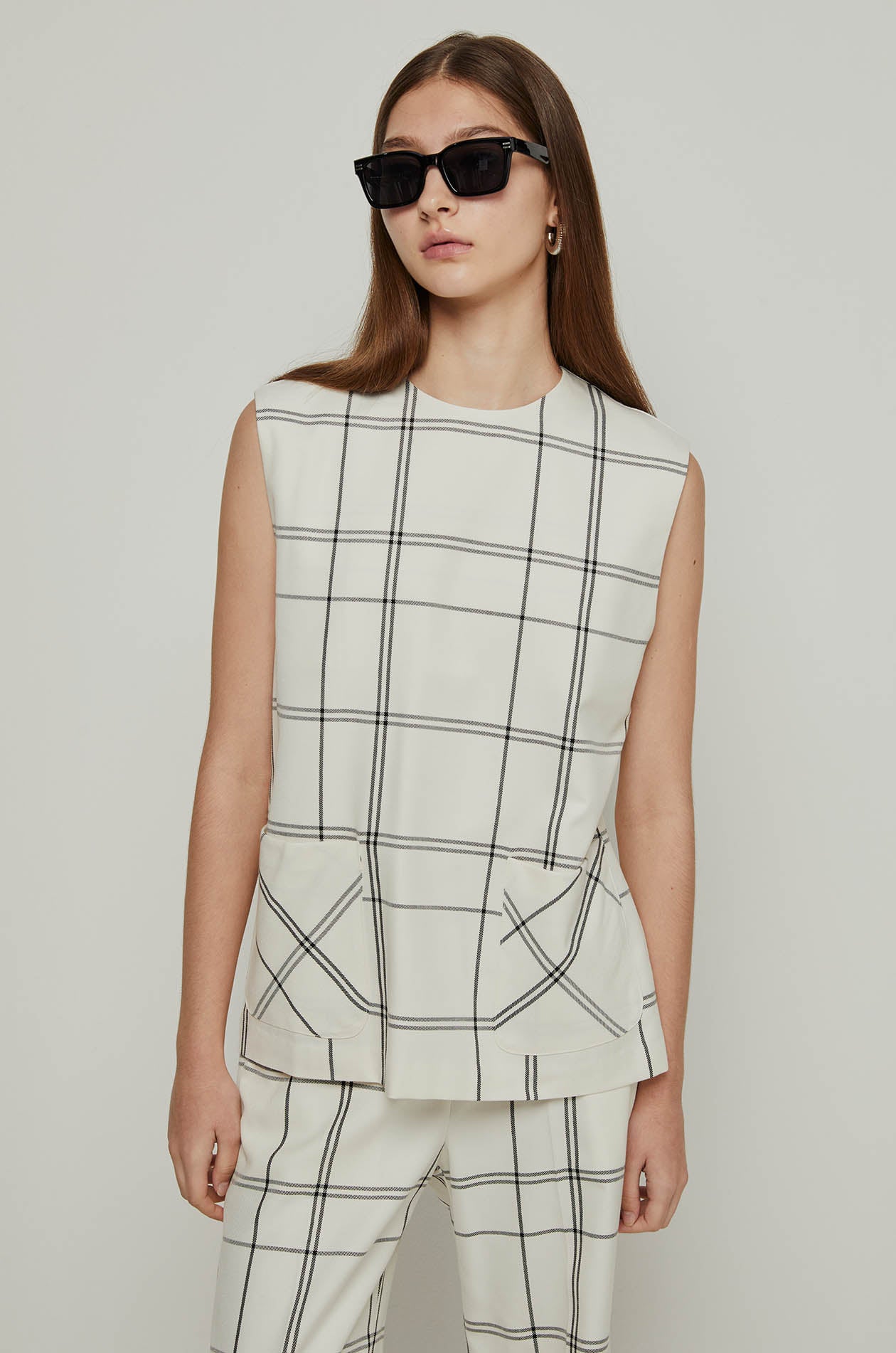 CHECKED SLEEVELESS TOP