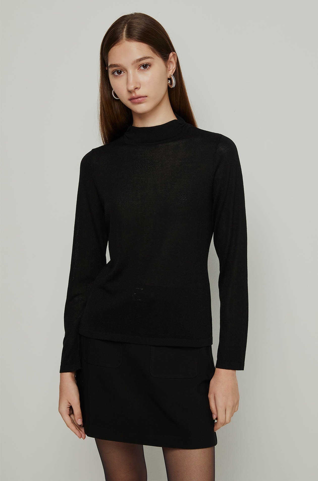 BLACK TURTLE NECK TOP
