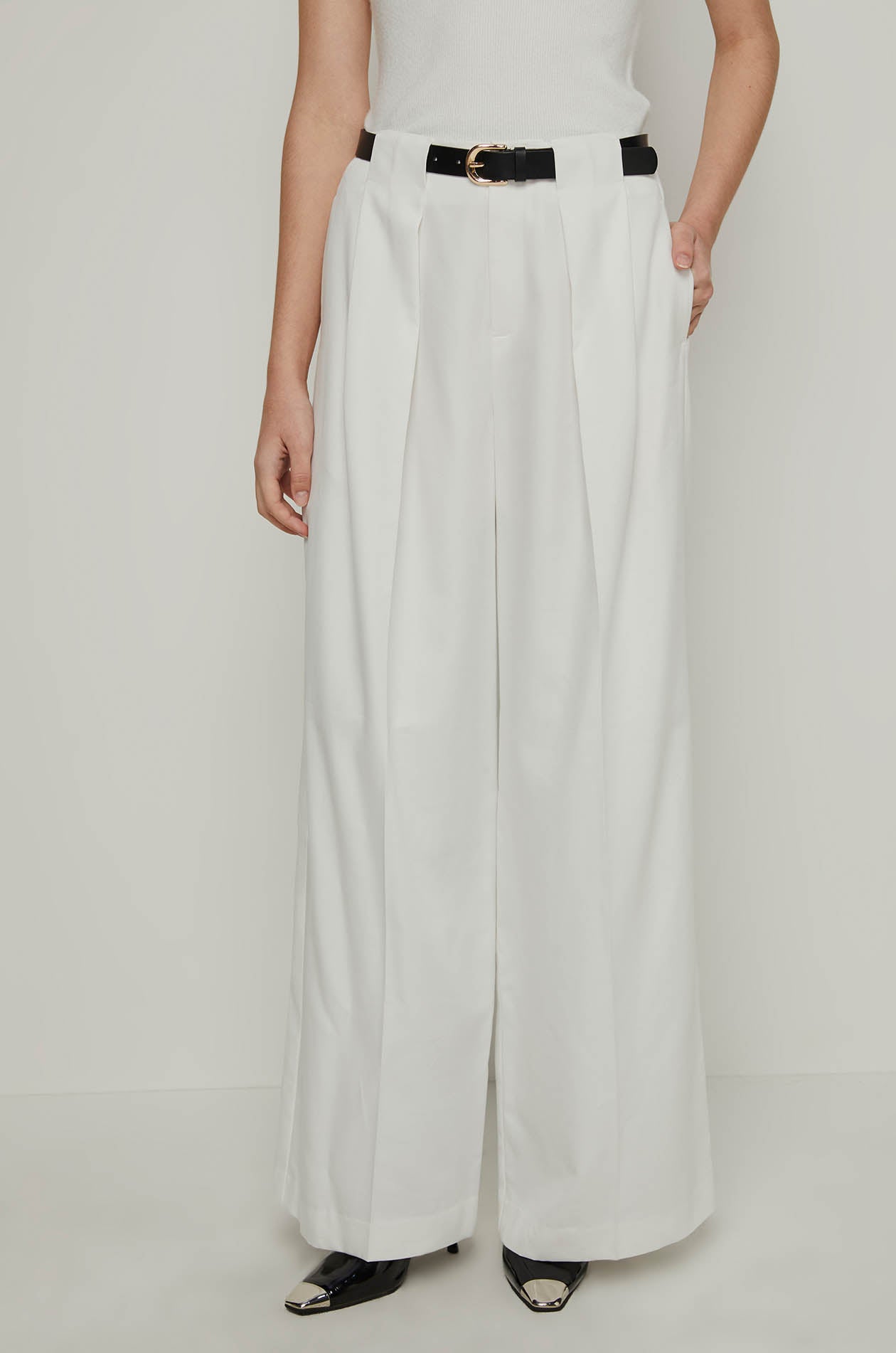 CLASSIC WIDE LEG PANTS