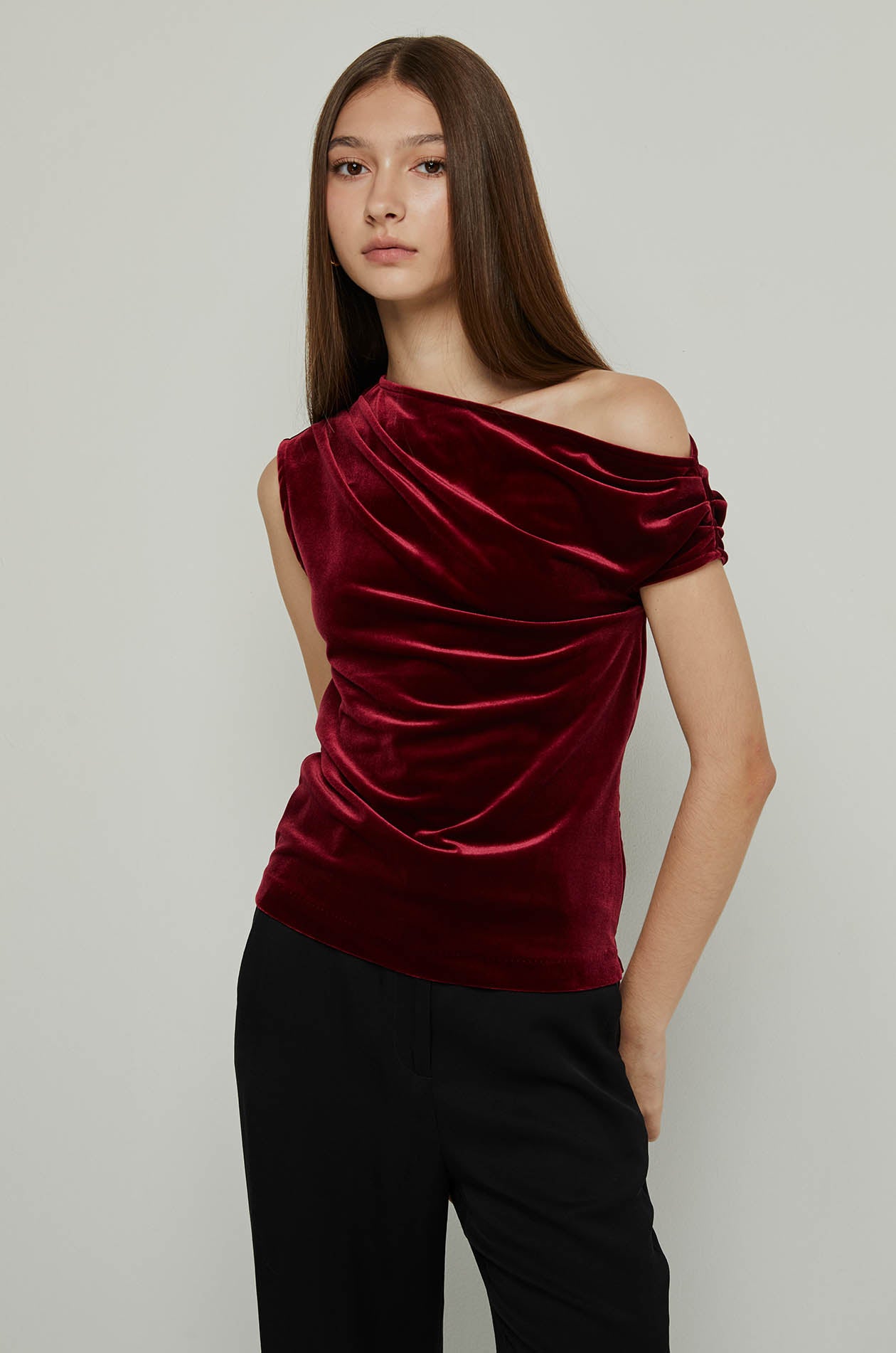 VELVET ASYMMETRIC SHOULDER TOP Red / XL