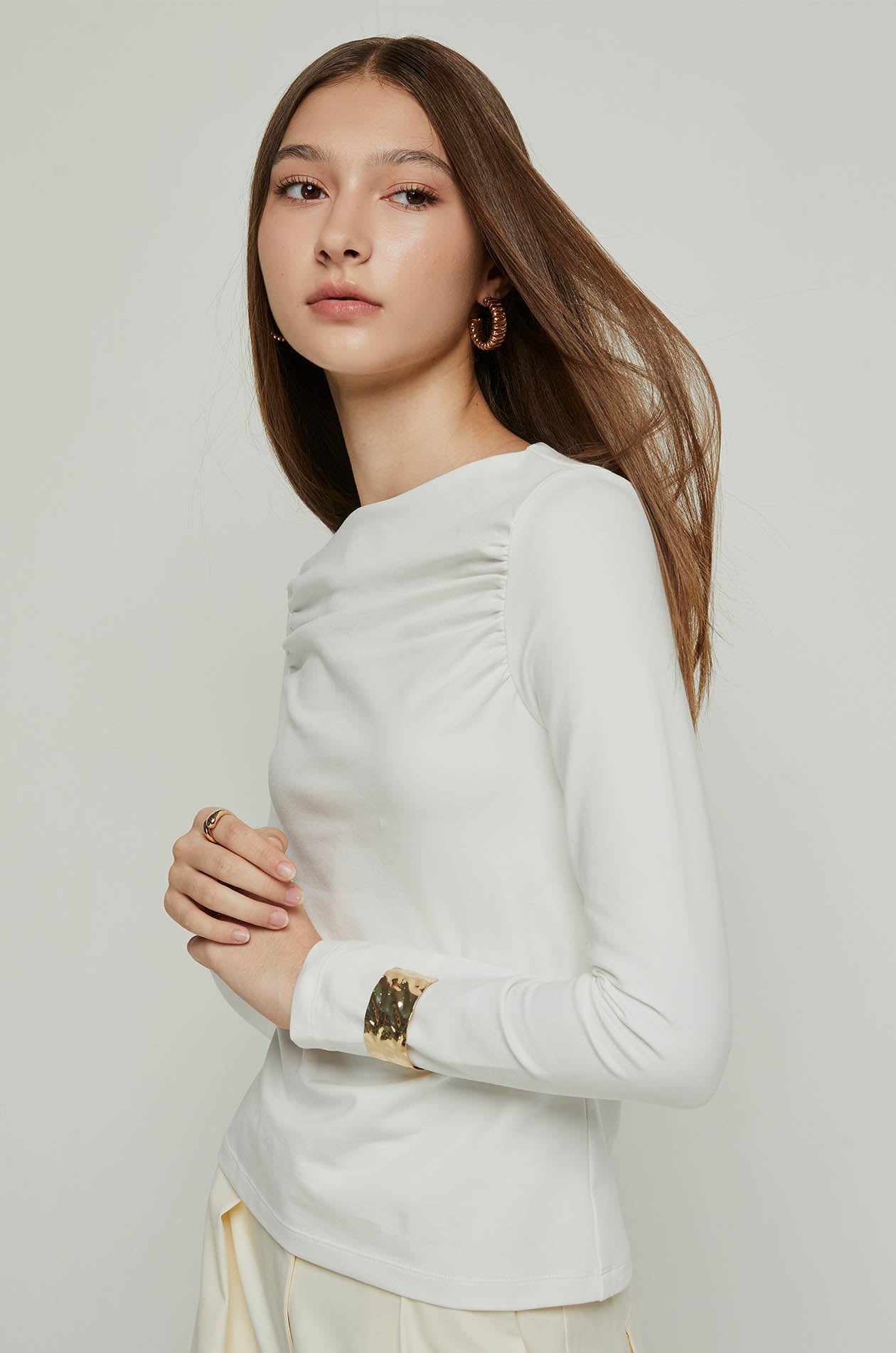 GATHERED SHOULDER LONG SLEEVE TOP Off White / XL