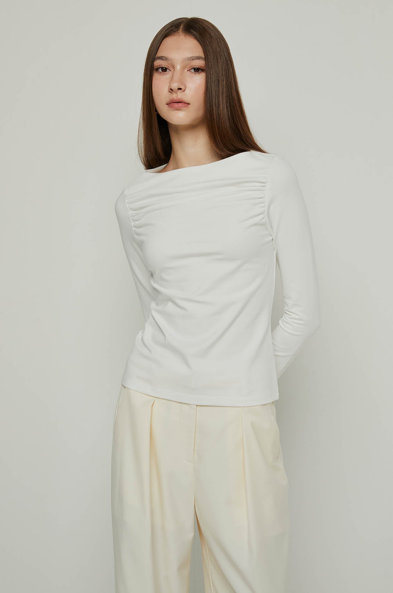 GATHERED SHOULDER LONG SLEEVE TOP Off White / XL