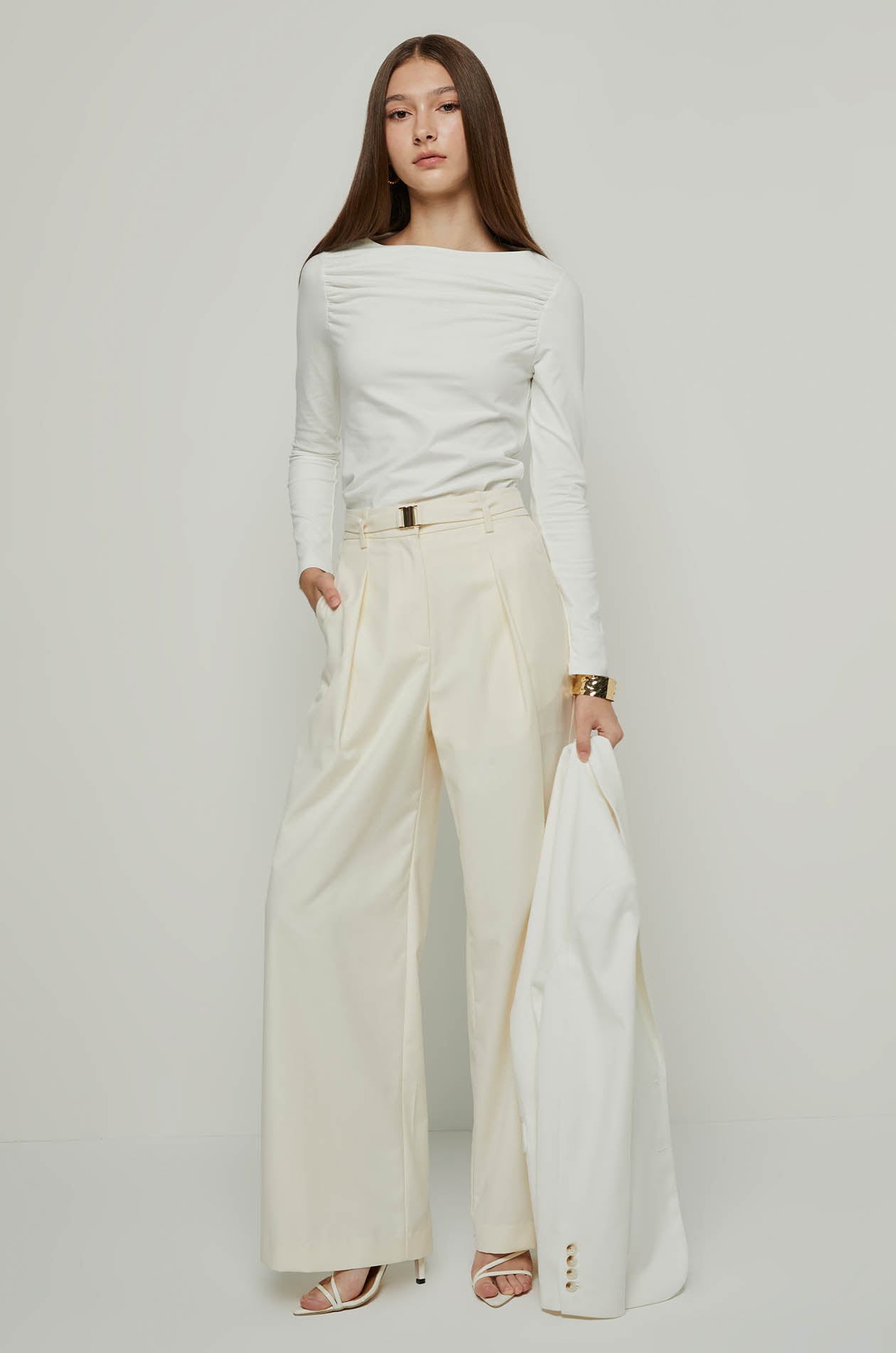 GATHERED SHOULDER LONG SLEEVE TOP Off White / XL