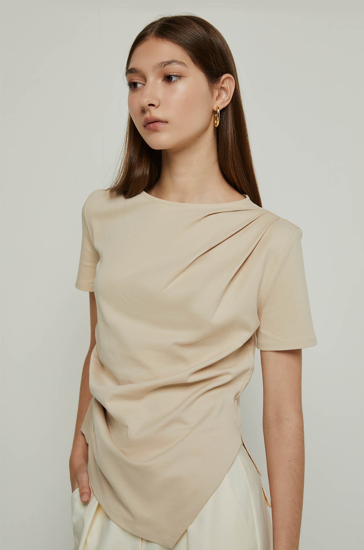SHORT SLEEVE DRAPED TOP Beige / XL