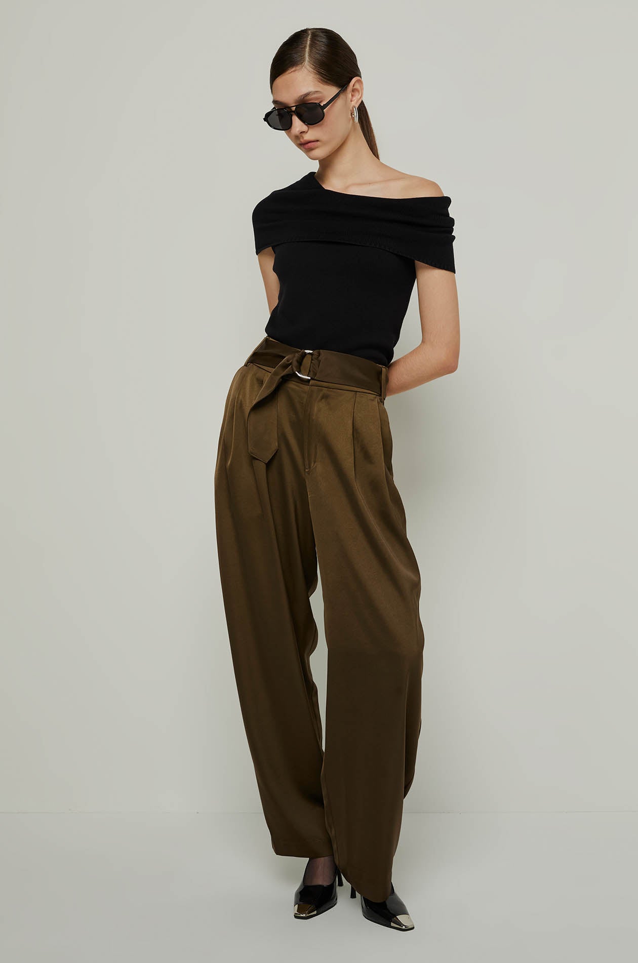 ONE OFF-SHOULDER KNITTED TOP Black / XL