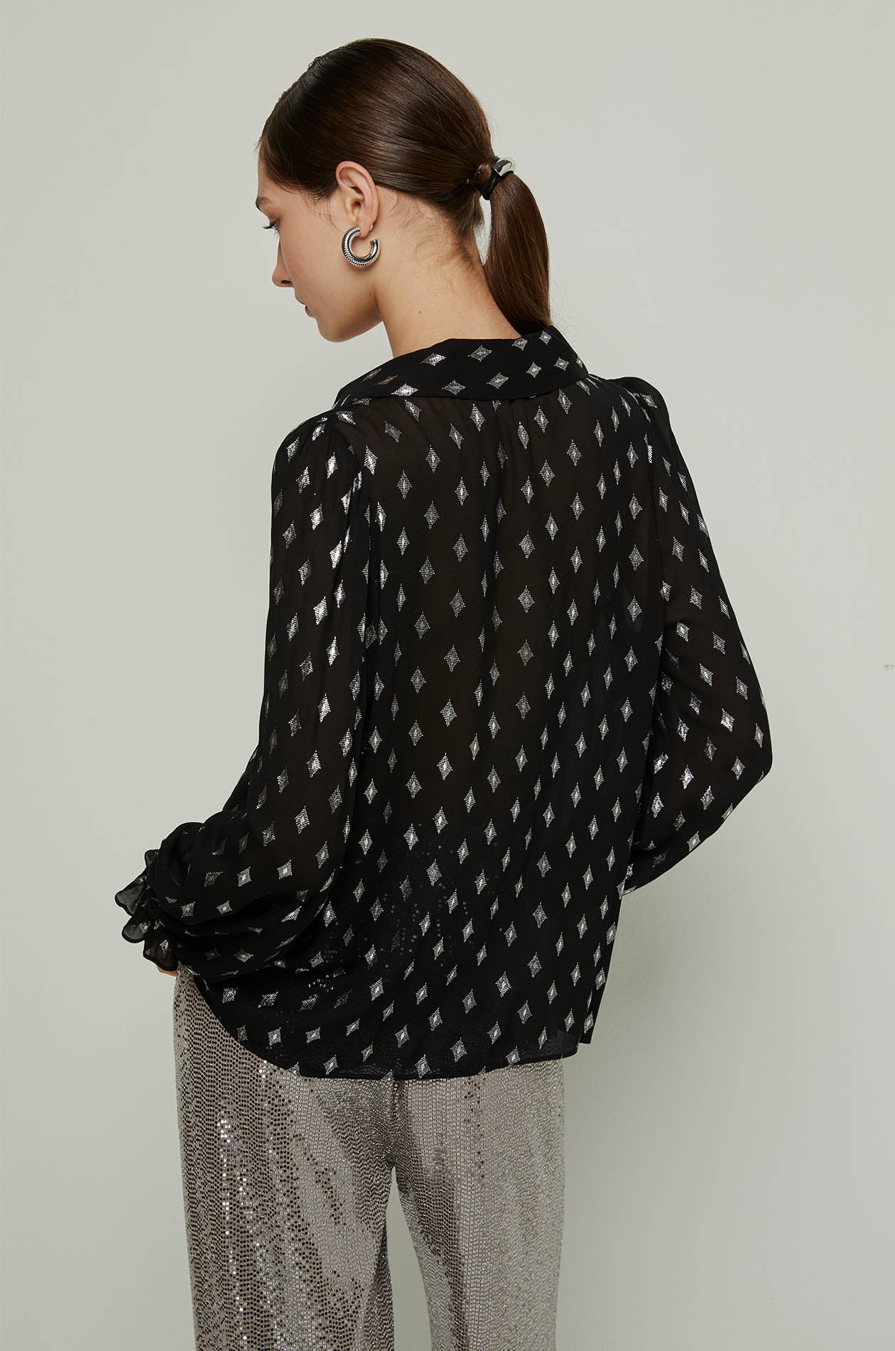 METALLIC DIAMOND SHAPE BLOUSE