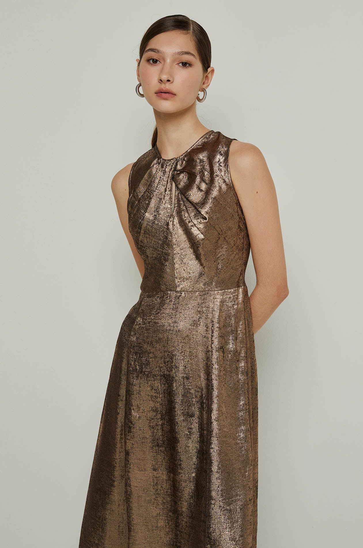 GOLD METALLIC SLEEVELESS MAXI DRESS