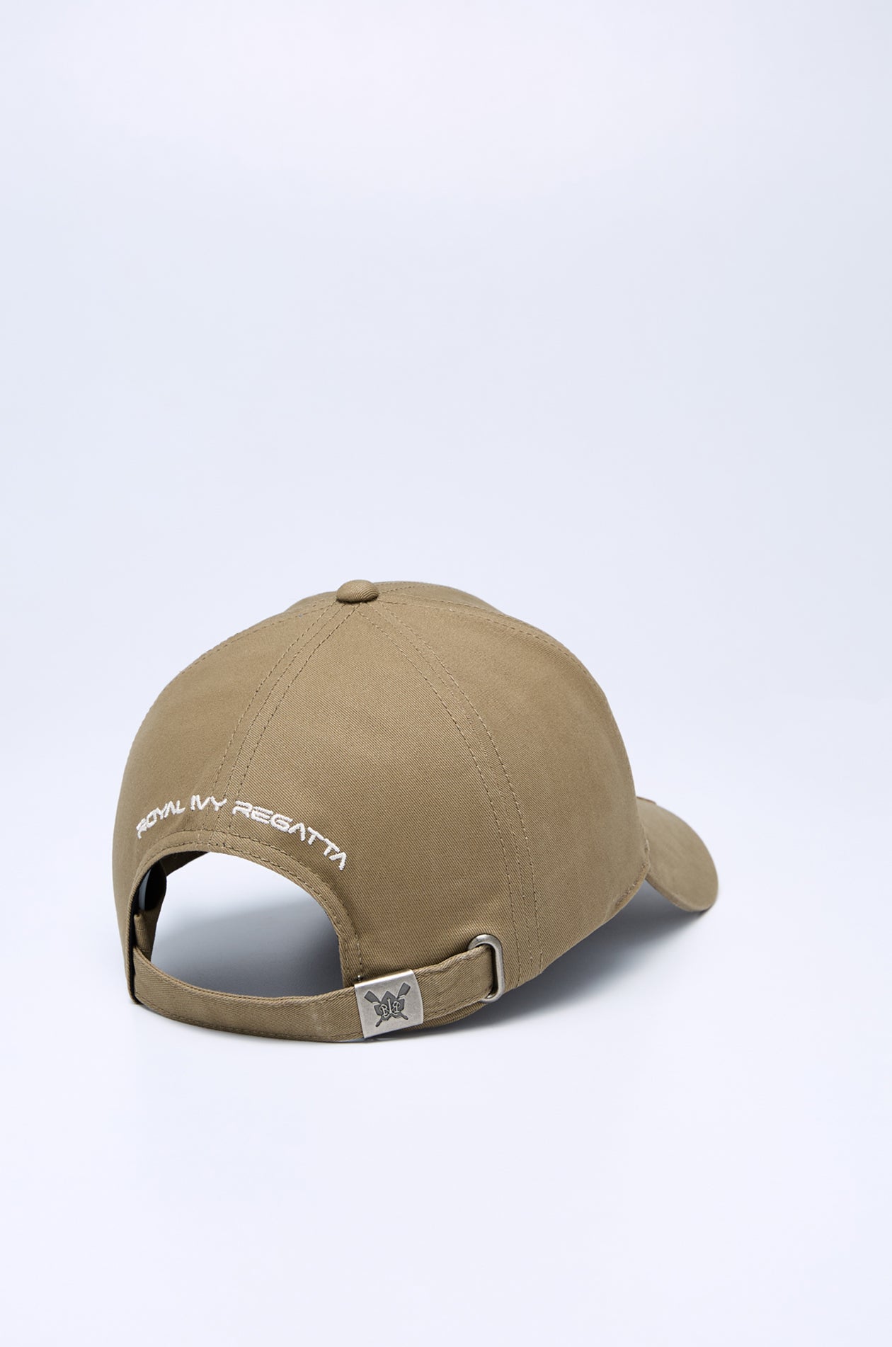 R LOGO WITH STRIPE CAP