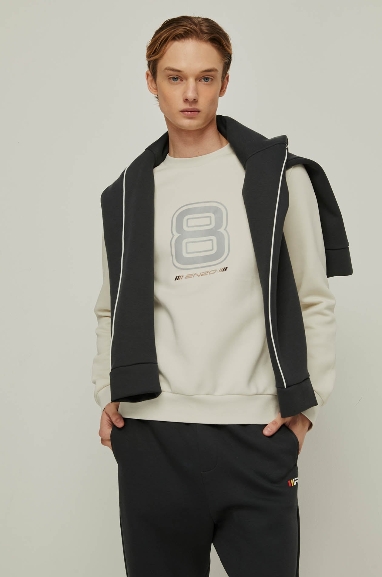 NO.8 LOGO PULLOVER