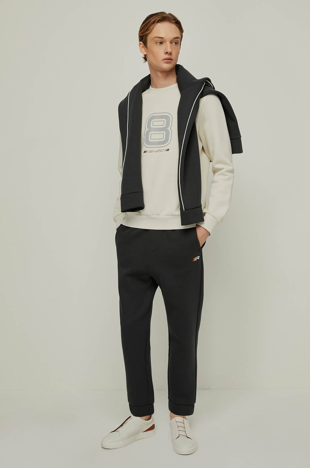NO.8 LOGO PULLOVER