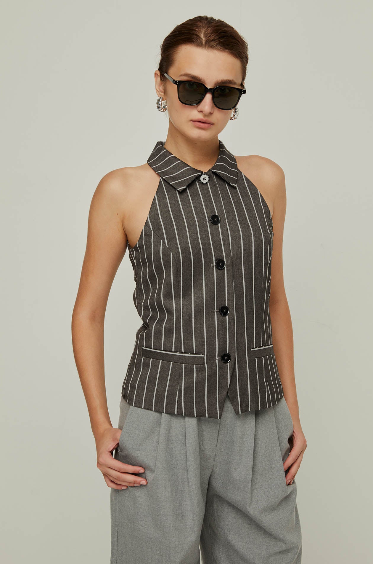 STRIPED SLEEVELESS BLOUSE