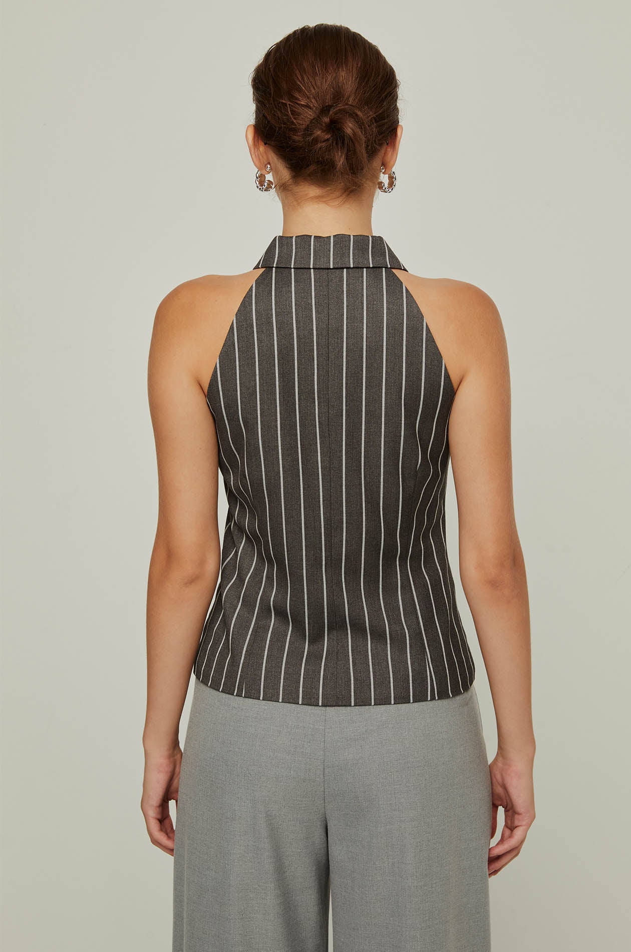STRIPED SLEEVELESS BLOUSE