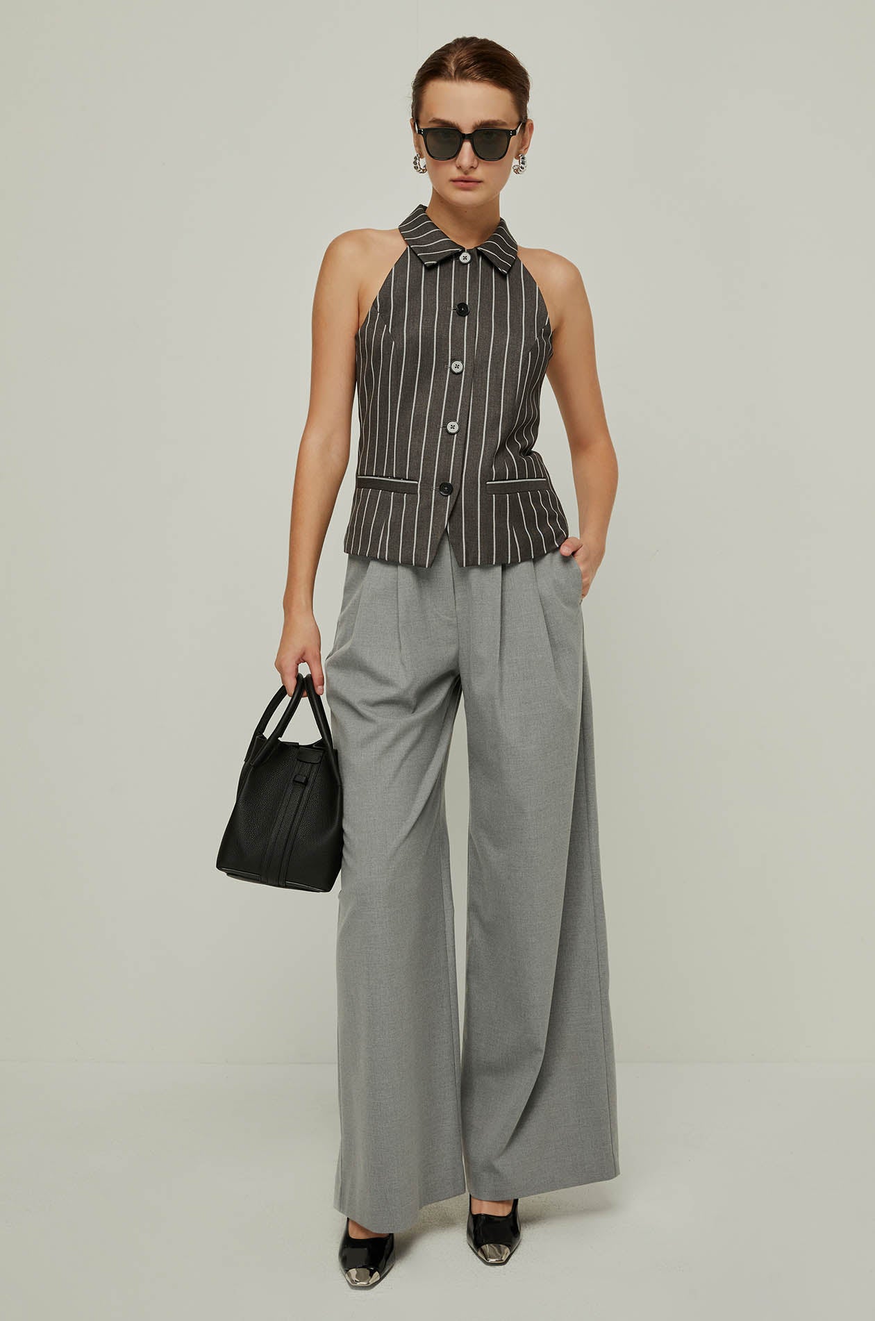 STRIPED SLEEVELESS BLOUSE