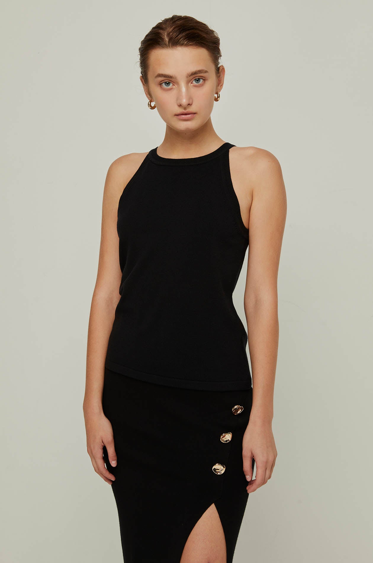 BASIC SLEEVELESS KNITTED TOP