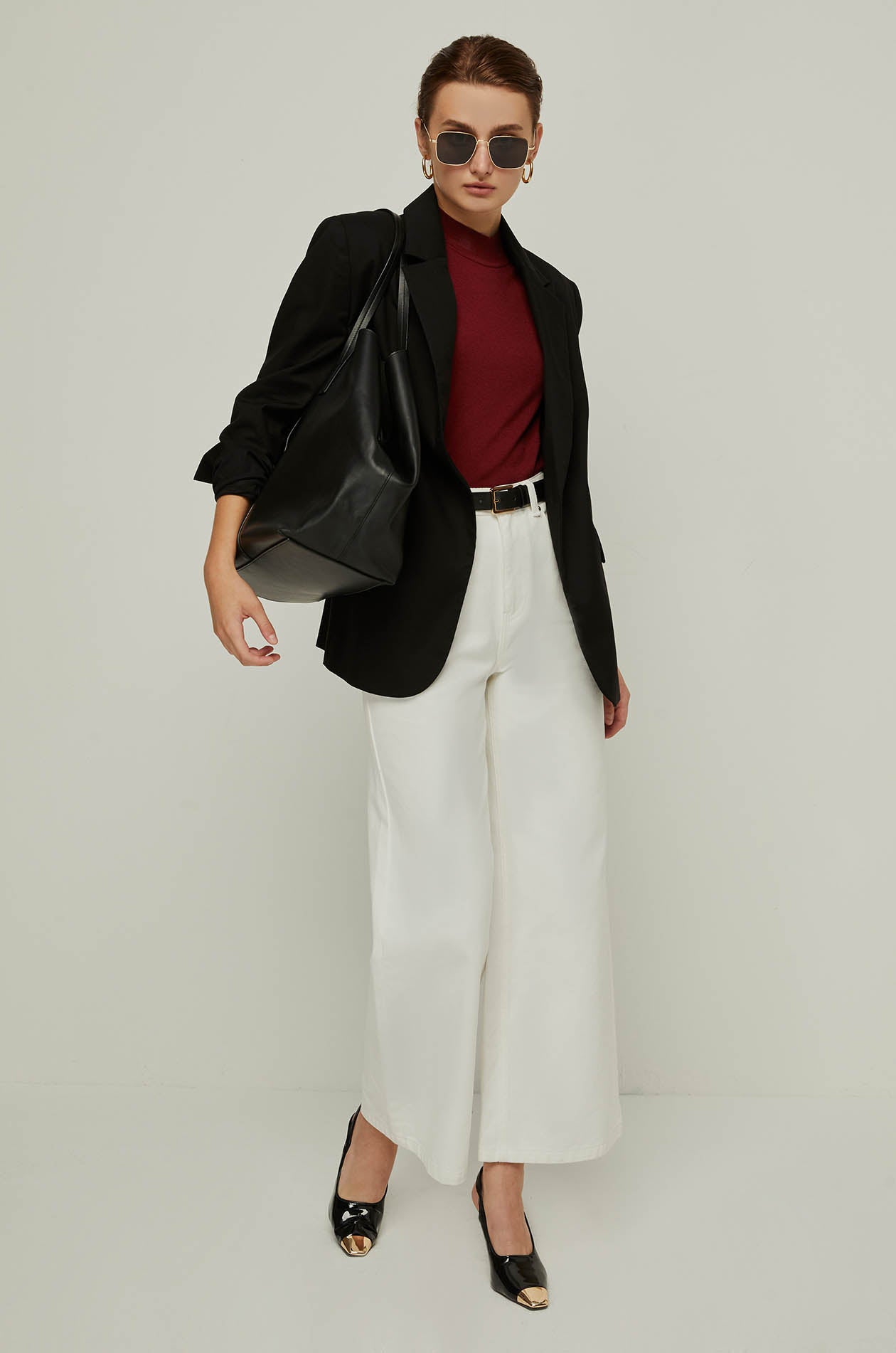 MOCK NECK SLEEVELESS TOP