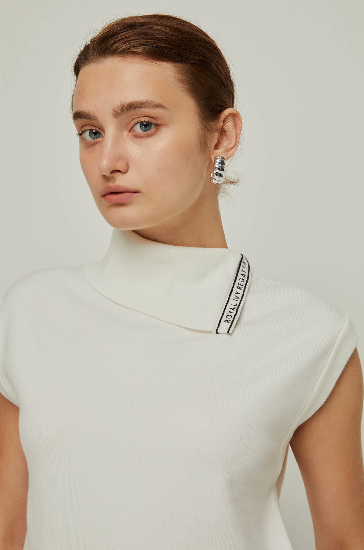 ASYMMETRIC NECK KNITTED TOP