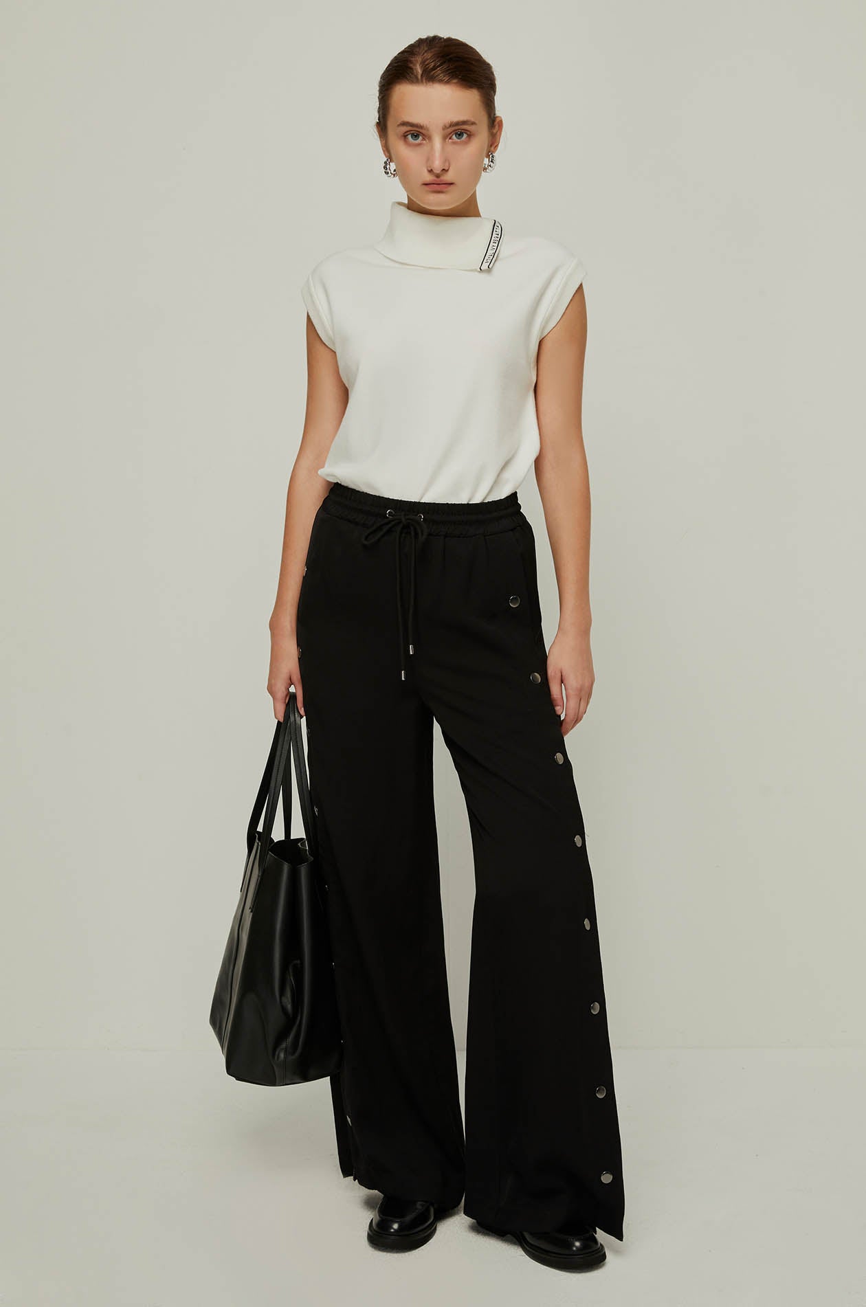 ASYMMETRIC NECK KNITTED TOP
