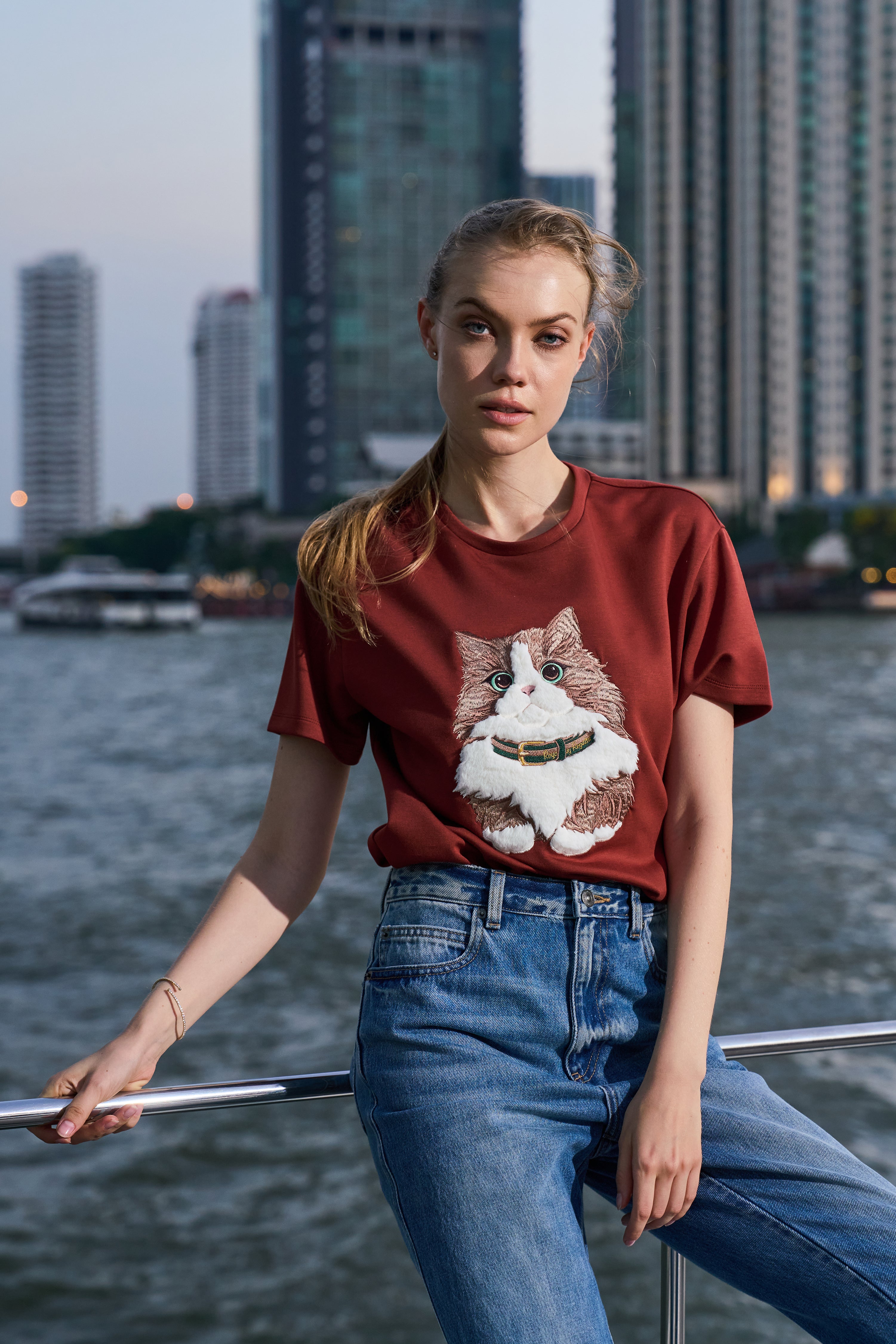 เสื้อยืดผ้าลายแมว