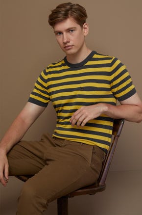 CONTRAST STRIPED KNIT TEE